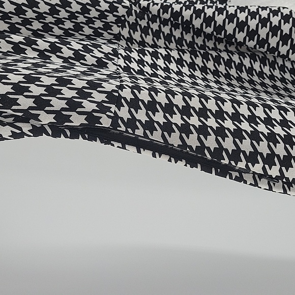 Black and White Houndstooth Dress - Picture 7 of 16